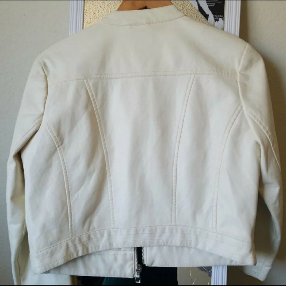 Jacket - Picture 3 of 6